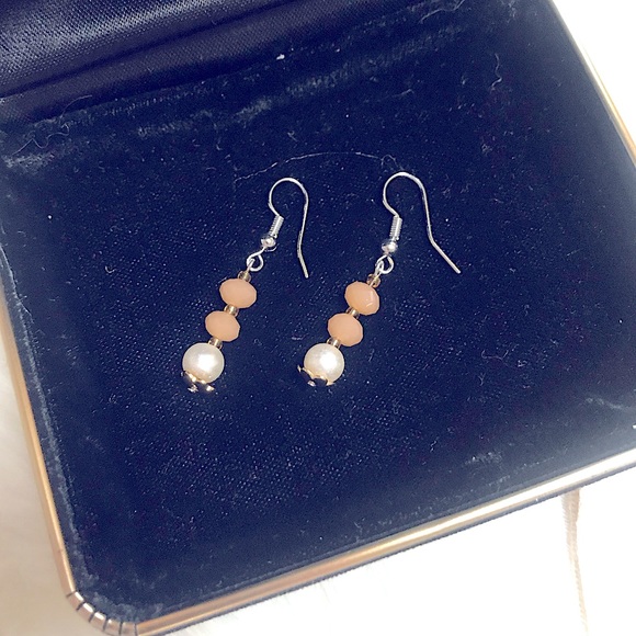 🆕Sweet Handmade Peachy Beaded Dangle Earrings for Pierced Ears👌🏼Lightweight🌸 - Picture 10 of 16